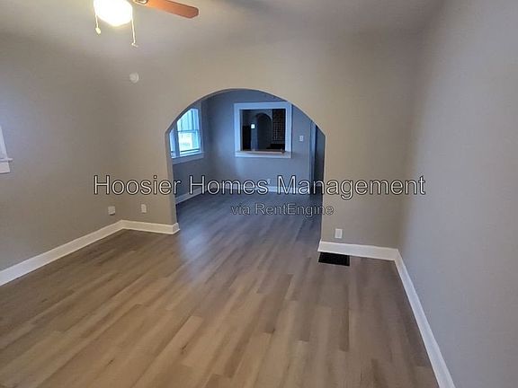 3rd image of 1024 E Bradbury Ave #1024