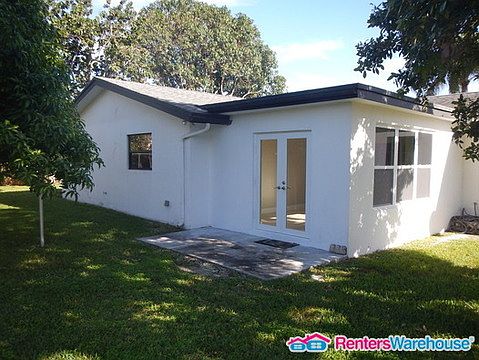 3rd image of 4311 NW 9th St