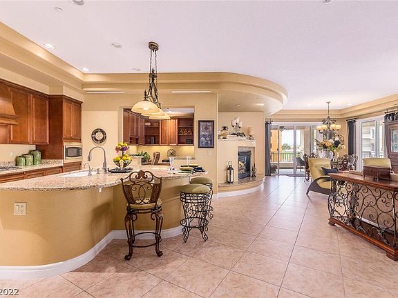 3rd image of 9205 Tesoras Dr Unit 302