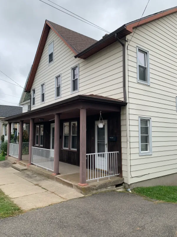 Photo 1 of 9 - 966 Ridge Ave #2 - Scranton, PA Primary Photo - 966 Ridge Ave #2