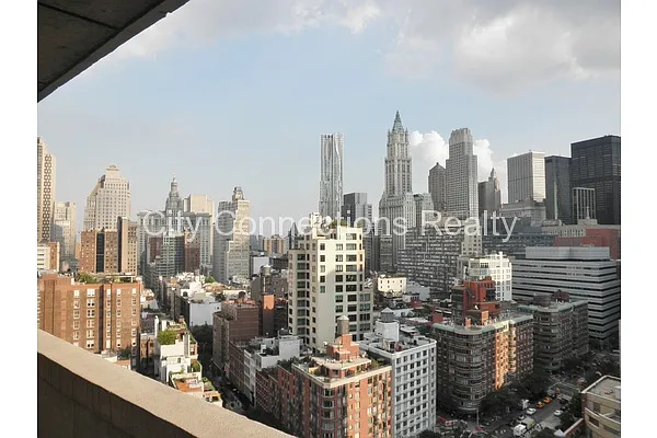 Rented by City Connections Realty | media 6