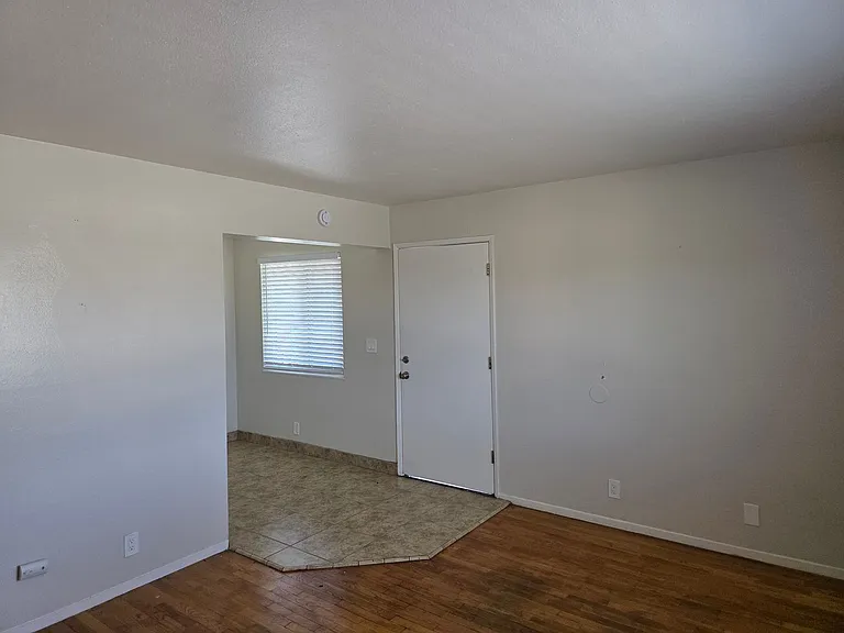 1359 Reeve St — Photo 9
