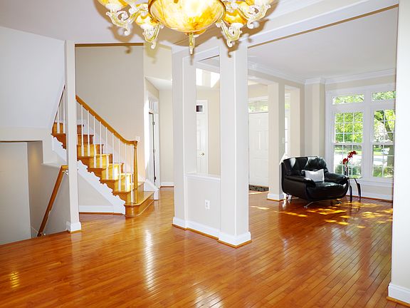 3rd image of 8039 N Park St