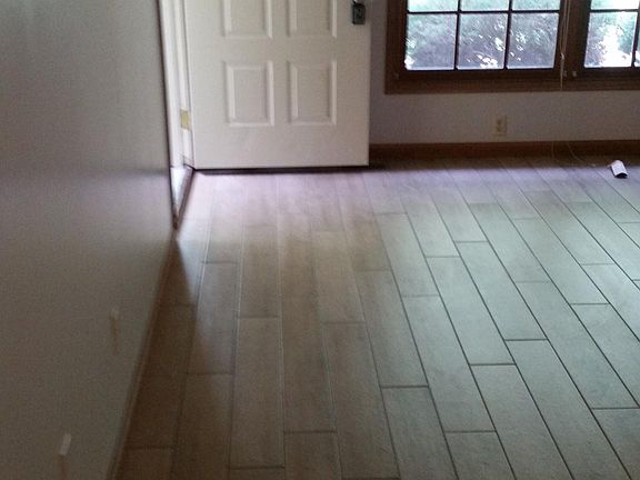 2nd image of 1811 College Manor Dr APT B