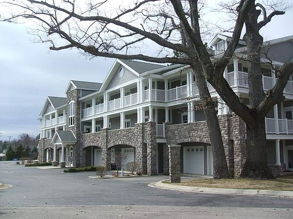 5th image of 5485 E M 55 APT 2B