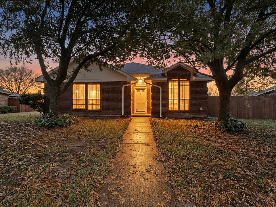 1st image of 2933 Lawndale Dr
