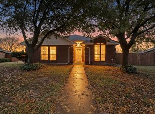 2933 Lawndale Dr, Lancaster, TX 75134