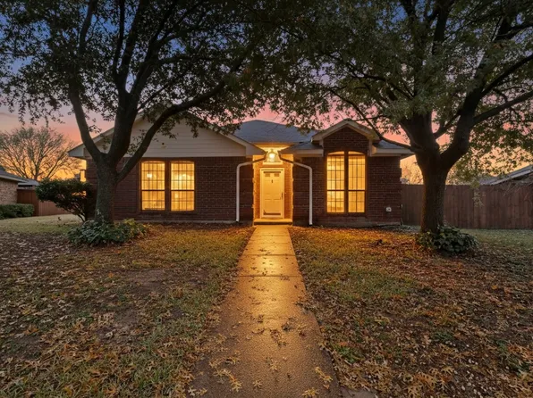 2933 Lawndale Dr, Lancaster, TX 75134