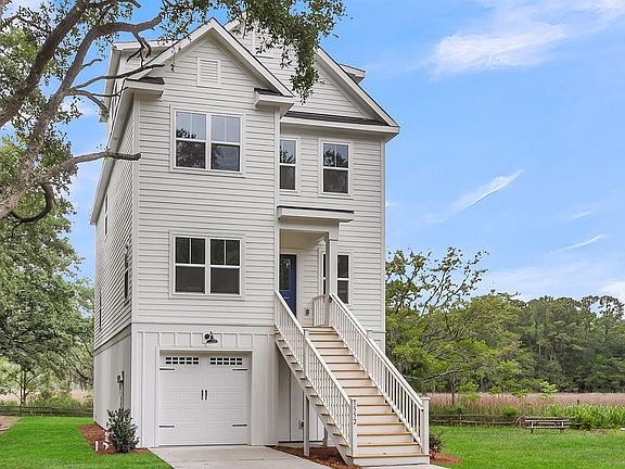 2nd image of 1552 N Avalon Cir