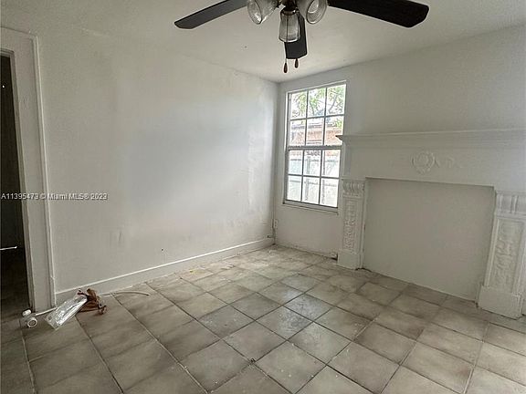 5th image of 276 E 12th St