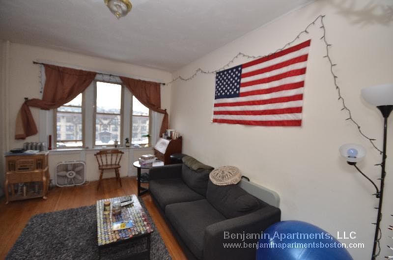 2nd image of 1715 Commonwealth Ave #5C