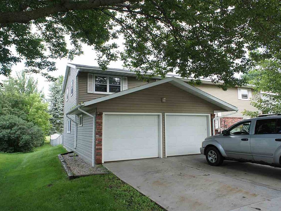 2nd image of 711/715 Witter St