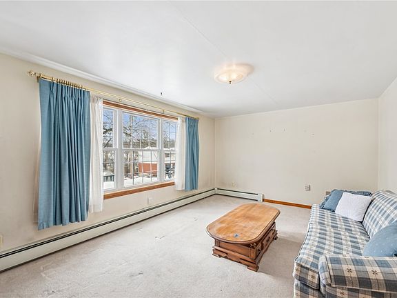 3rd image of 231 Pine Dr