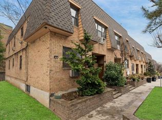 8430 98th St, Woodhaven, NY 11421