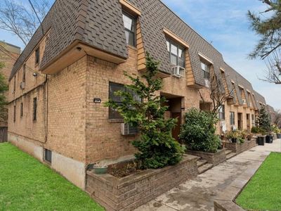 8430 98th Street, Woodhaven, NY, 11421