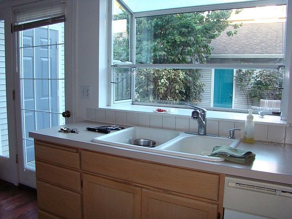 3rd image of 788 2nd Ave NW