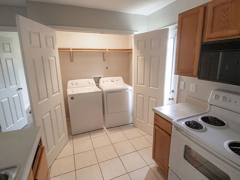 1602 High Quest Cir — Photo 4
