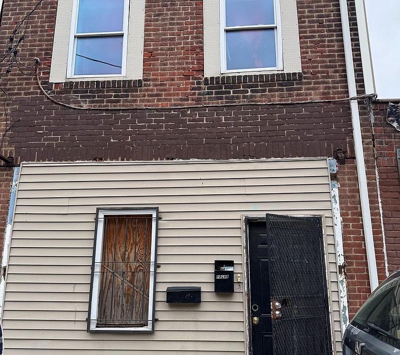 1st image of 3353 Emerald St