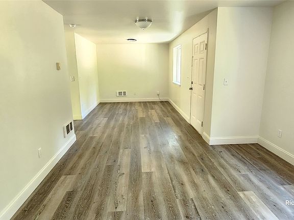 4th image of 90 E Kathryn Court