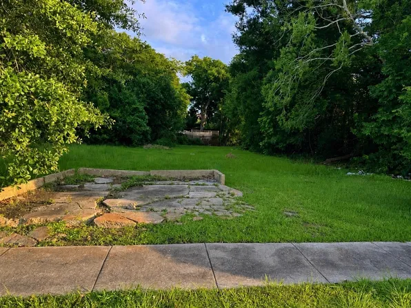 1183 Laurel St, Beaumont, TX 77701