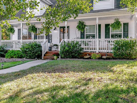 3rd image of 6118 Wardwell Dr