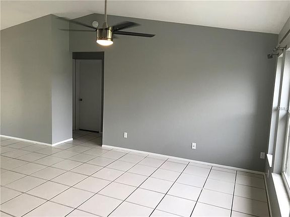 2nd image of 510 SE 9th Ave