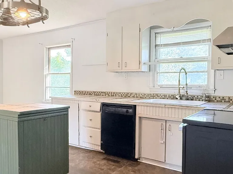 365 Stacy Rd — Photo 6