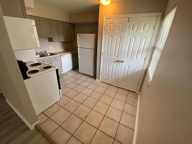 2582 Dayton Ave #A — Photo 4