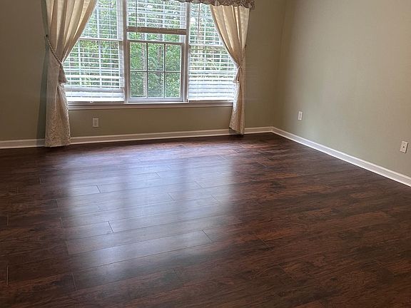 5th image of 2550 Highland Pointe Dr