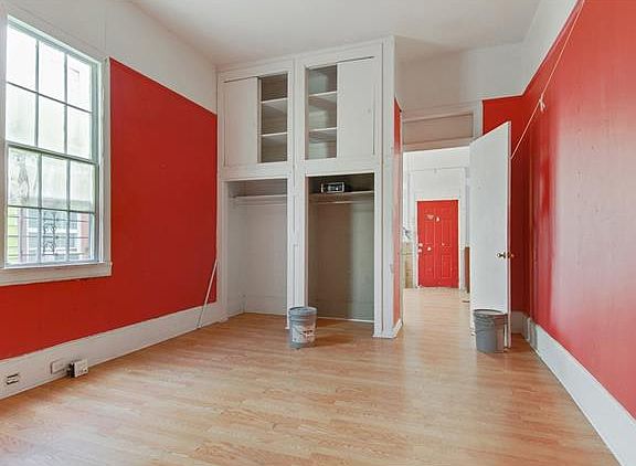 3rd image of 2335 Urquhart St