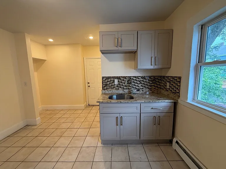 11 Dalrymple St #3 — Photo 11