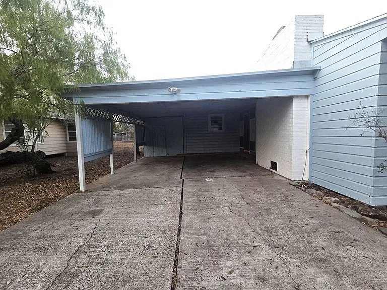 1204 W Lee Ave — Photo 21