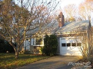 8 Wianno Rd, Yarmouth Port, MA 02675