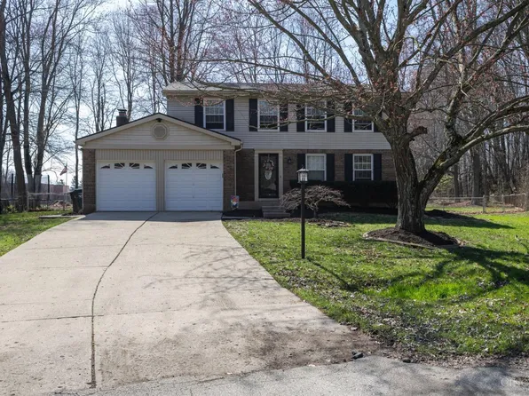 813 Massachusetts Dr, Cincinnati, OH 45245