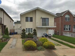 570 Pendale St, Staten Island, NY 10306