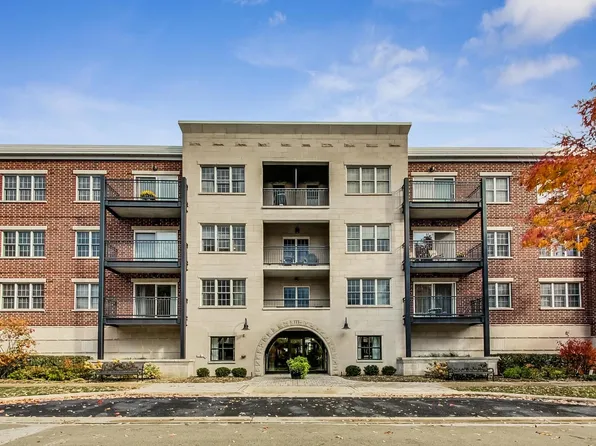 111 N Larch Ave APT 210, Elmhurst, IL 60126
