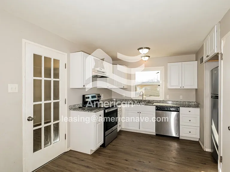 490455_006_wm_-_kitchen_13576958.jpg