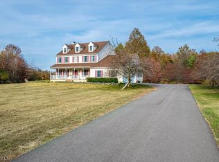 4 Carriage Trl, Princeton, NJ 08540