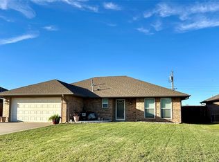 107 Breckenridge Dr, Elk City, OK 73644