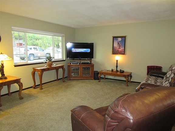 3rd image of 6336 Siskiyou Blvd
