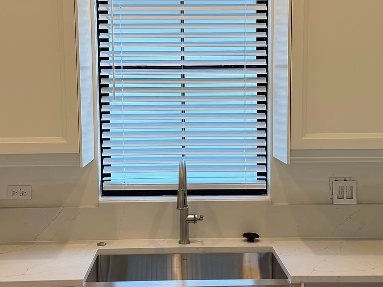 kitchen / kitchen sink