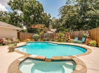 9218 Meadowknoll Dr, Dallas, TX 75243