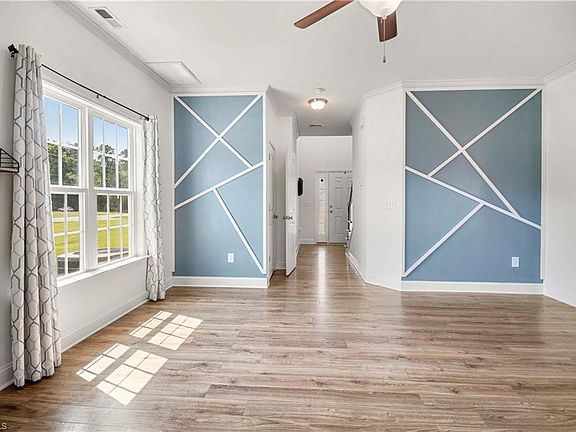 3rd image of 4005 Mackenzie Dr