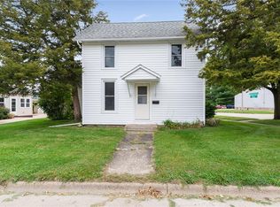 504 N Gill St, Monticello, IA 52310