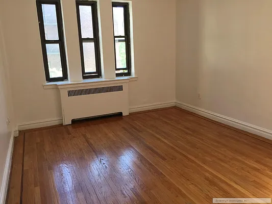 Rented by Sovereign Associates | media 37