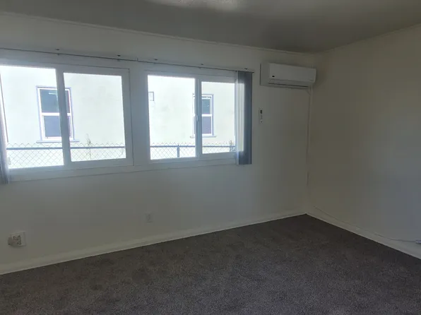 887 69th St, San Diego, CA 92114