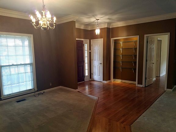 3rd image of 7512 Staffordshire Dr