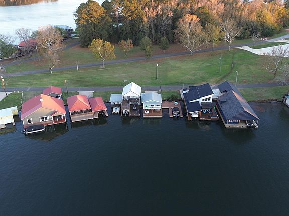 3rd image of 2617 Lakeshore Dr