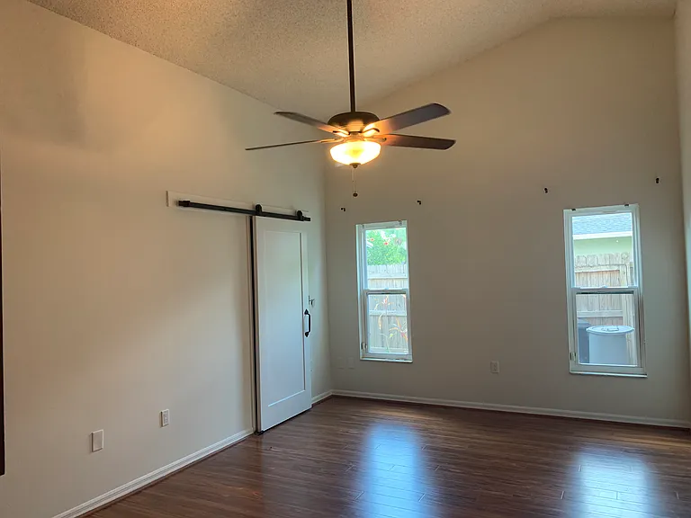 5125 Stratemeyer Dr — Photo 11