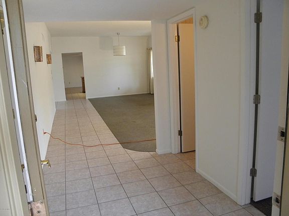 5th image of 1933 N Evelyn Ave